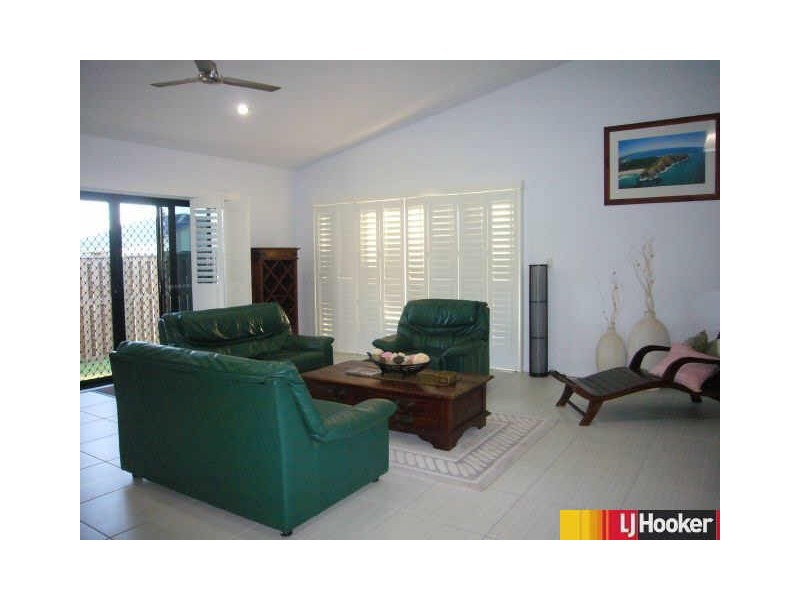 27 Narrabeen Street, Blacks Beach QLD 4740
