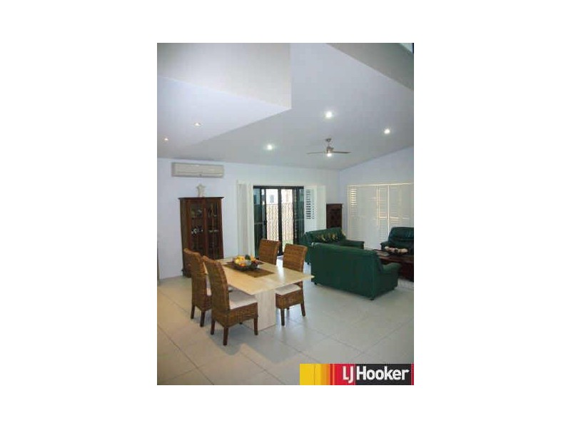 27 Narrabeen Street, Blacks Beach QLD 4740