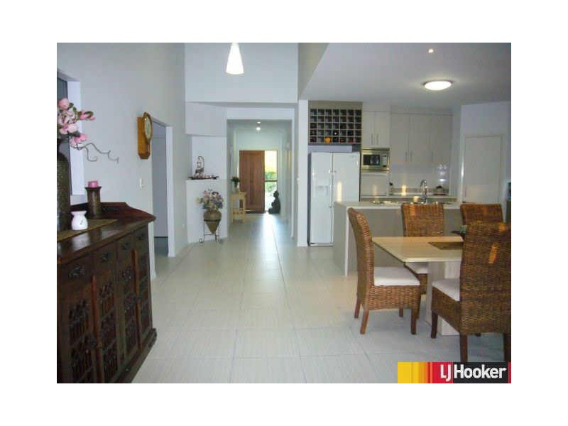 27 Narrabeen Street, Blacks Beach QLD 4740