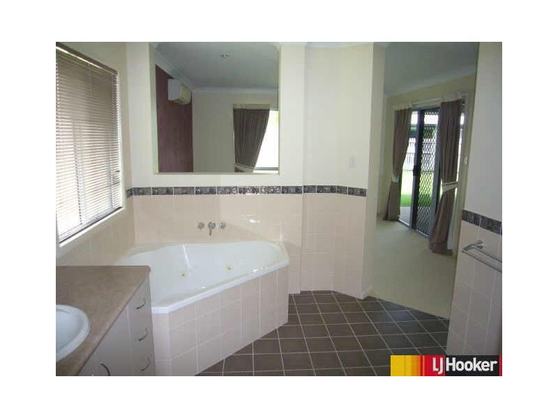 41 Victor Avenue, Glenella QLD 4740