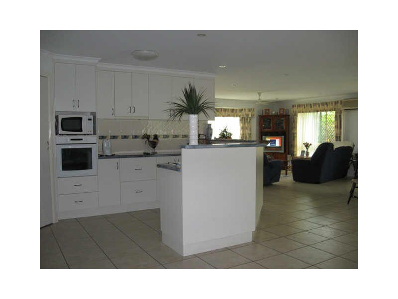 17 Michelle Crescent, Bucasia QLD 4750