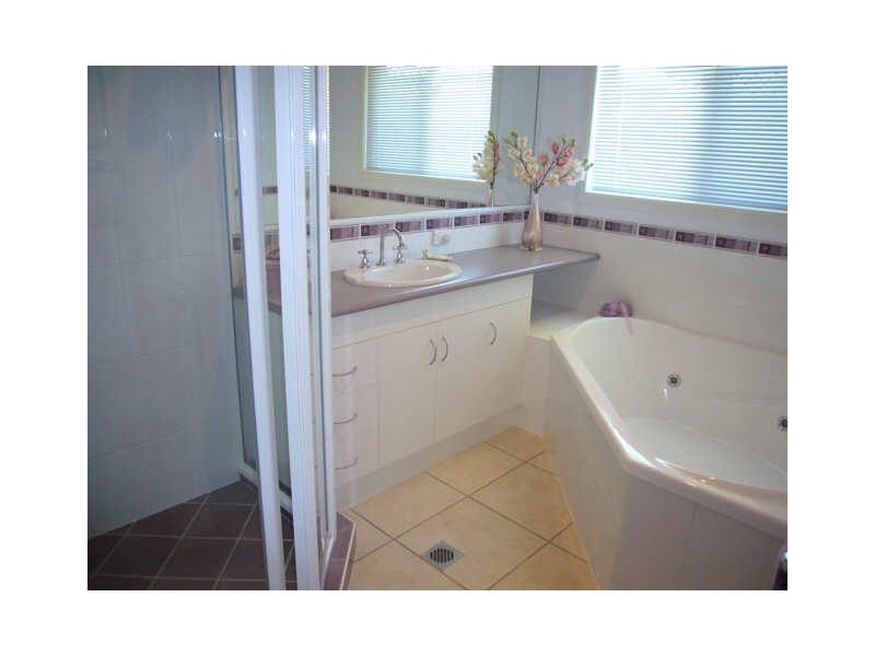 17 Michelle Crescent, Bucasia QLD 4750