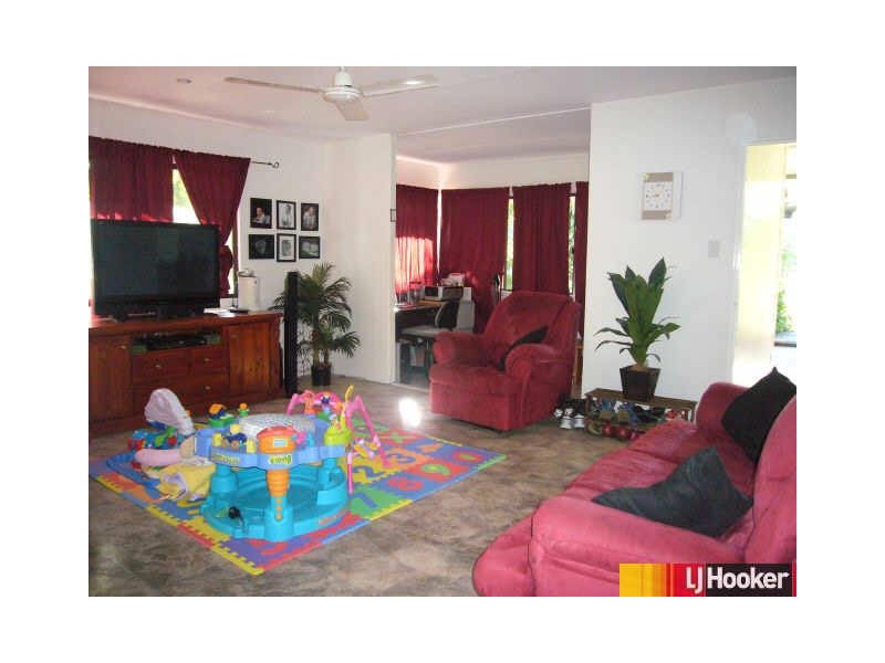 11 Houdewind Street, Eimeo QLD 4740