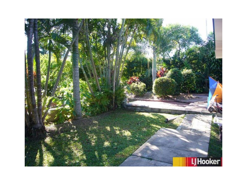 11 Houdewind Street, Eimeo QLD 4740