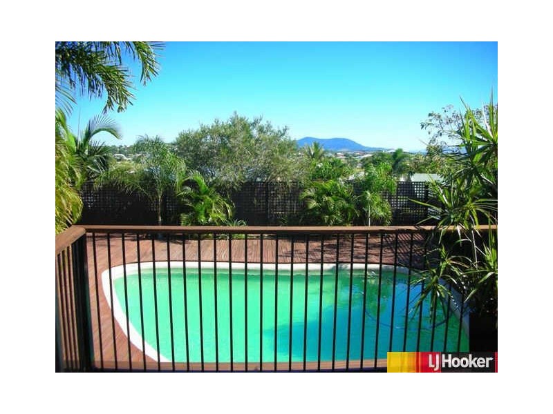 6 Hillcrest Street, Eimeo QLD 4740