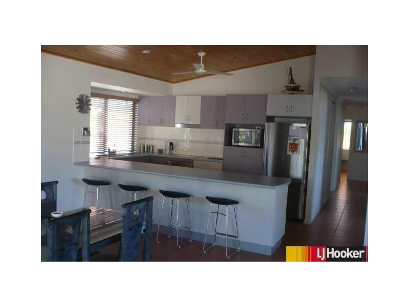 10 Friarbird Avenue, Blacks Beach QLD 4740