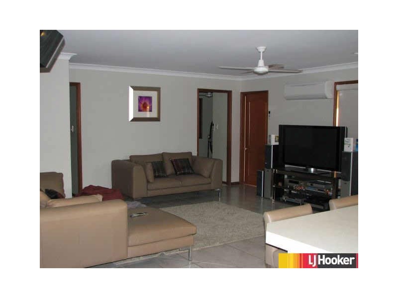 7 Theodore Crescent, Rural View QLD 4740