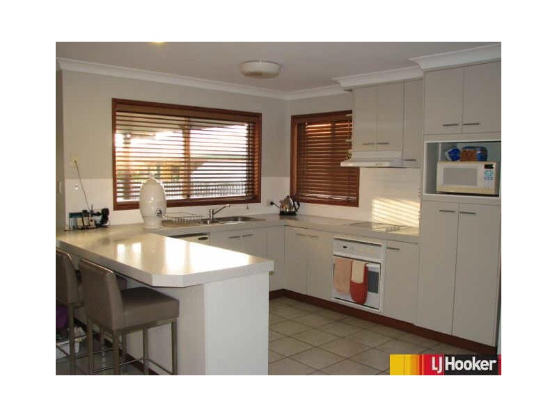 7 Theodore Crescent, Rural View QLD 4740