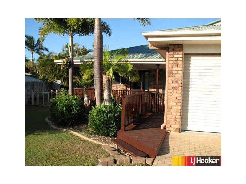 7 Theodore Crescent, Rural View QLD 4740