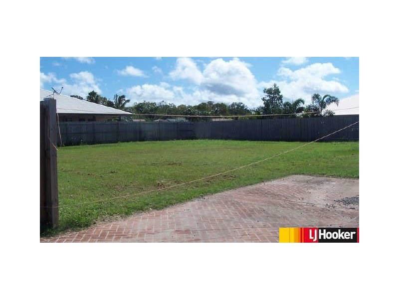 18 Seafarer Court, Blacks Beach QLD 4740