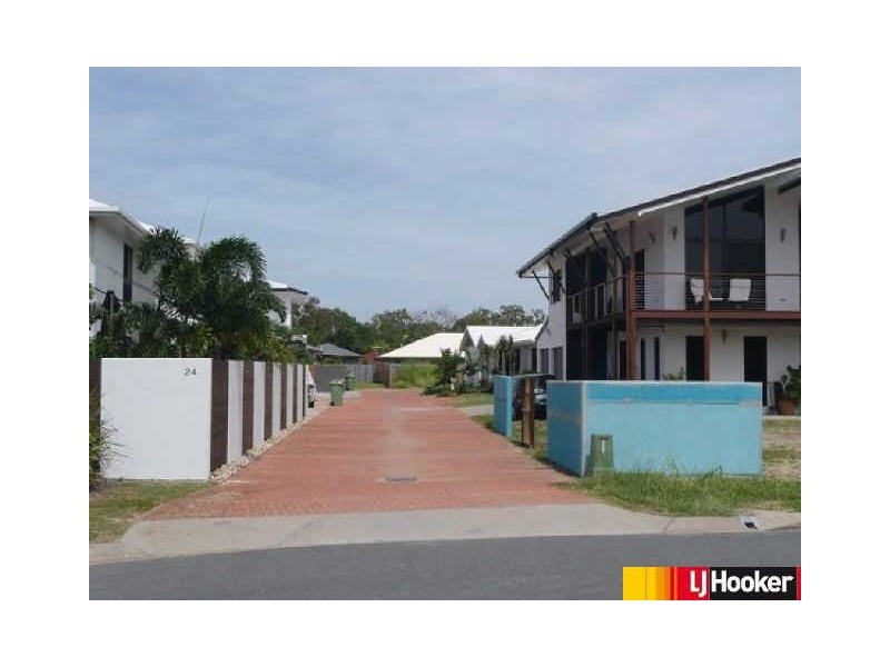 18 Seafarer Court, Blacks Beach QLD 4740
