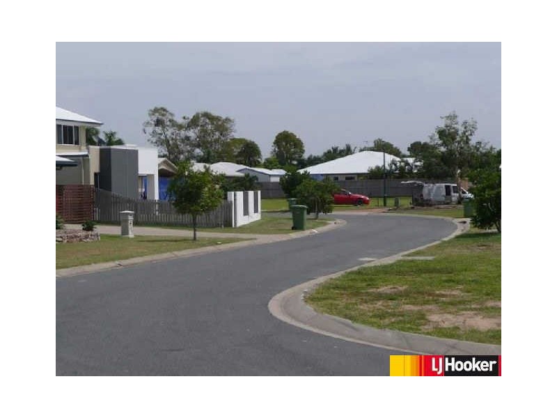18 Seafarer Court, Blacks Beach QLD 4740