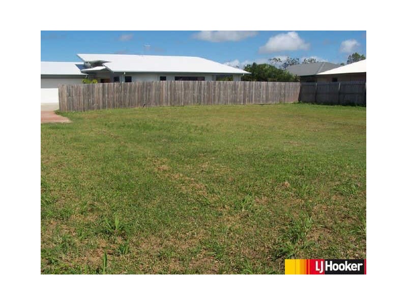 18 Seafarer Court, Blacks Beach QLD 4740
