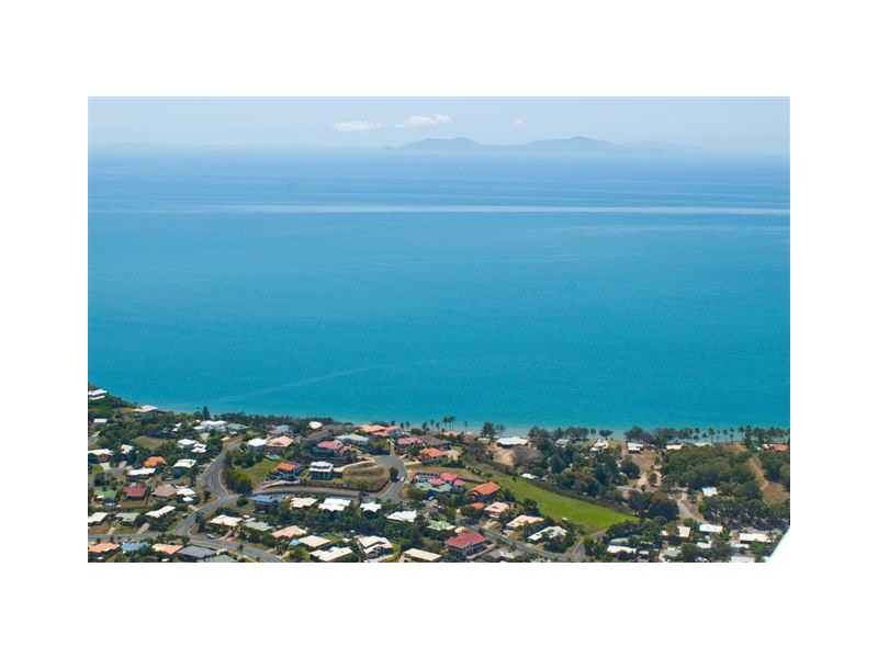 1 Rainbow Crescent, Blacks Beach QLD 4740