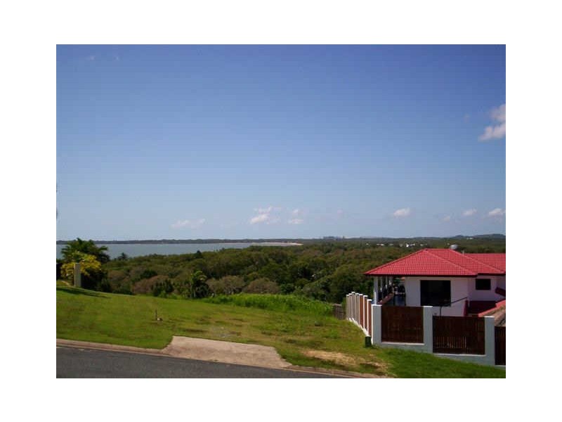 1 Rainbow Crescent, Blacks Beach QLD 4740