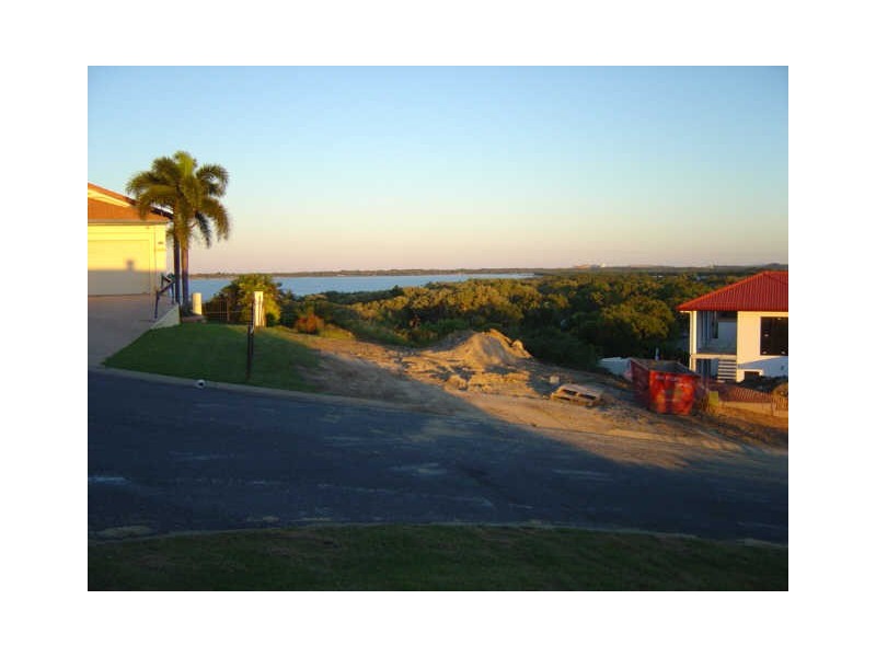 1 Rainbow Crescent, Blacks Beach QLD 4740