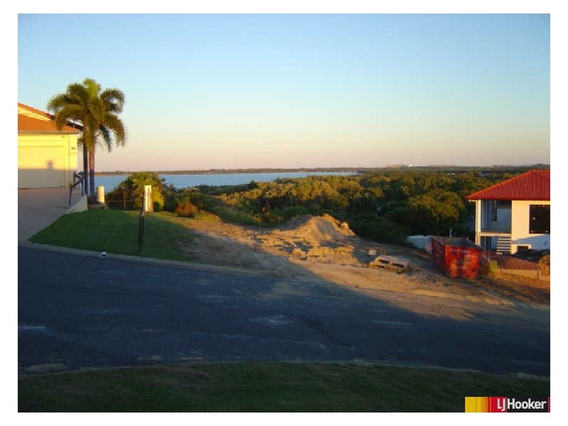 1 Rainbow Crescent, Blacks Beach QLD 4740