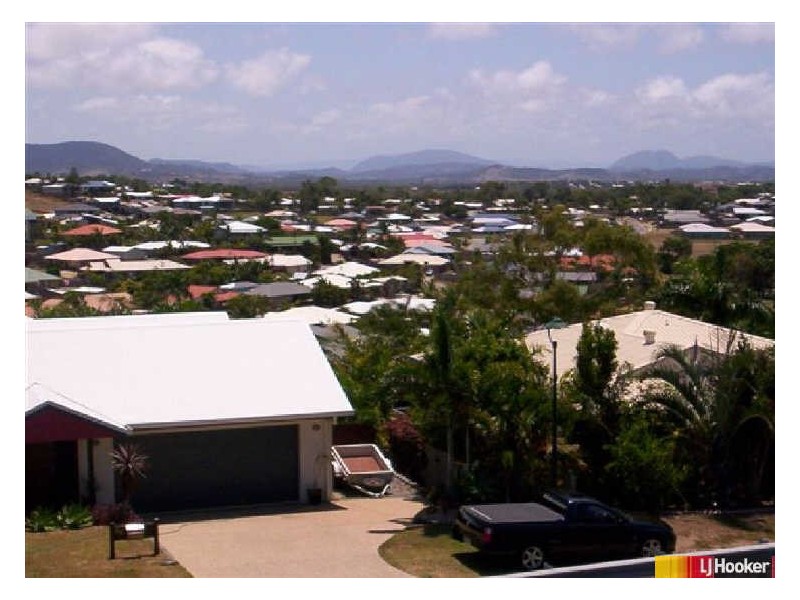 1 Rainbow Crescent, Blacks Beach QLD 4740
