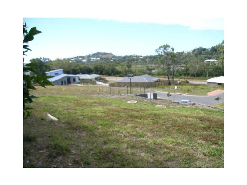 4 Grange Court, Eimeo QLD 4740