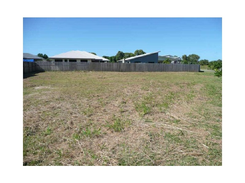 11 Friarbird Avenue, Blacks Beach QLD 4740