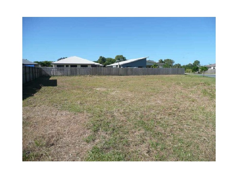 11 Friarbird Avenue, Blacks Beach QLD 4740