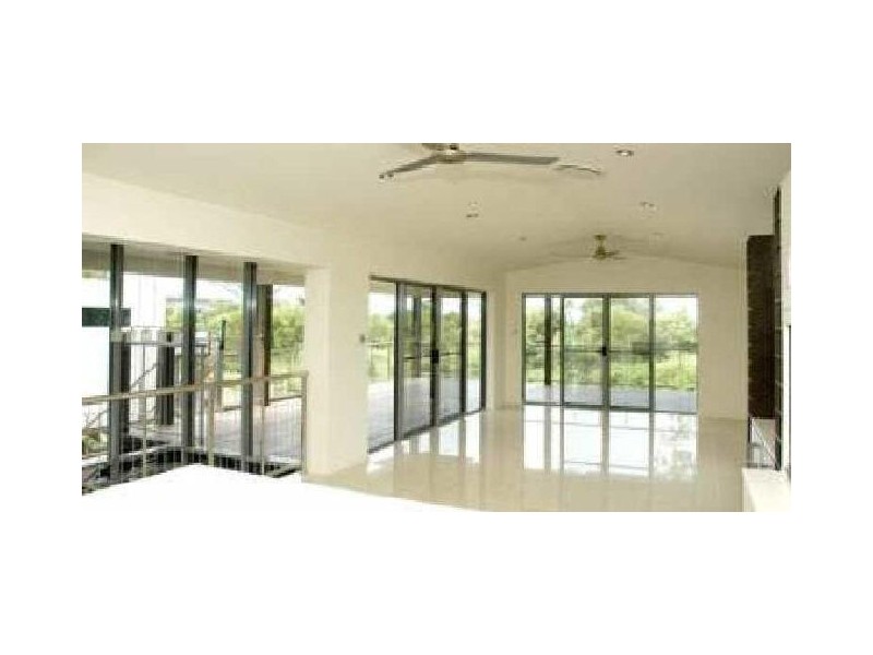 15 Seafarer Court, Blacks Beach QLD 4740