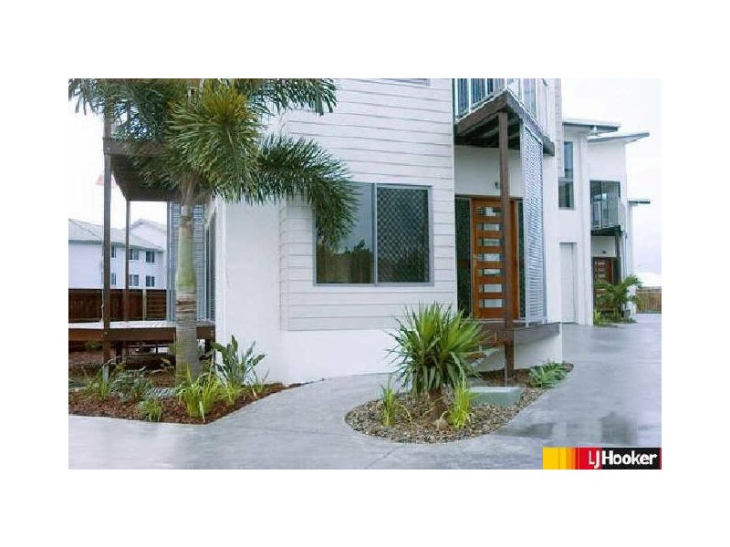 2 & 4/100 Binnington Esplanade, East Mackay QLD 4740