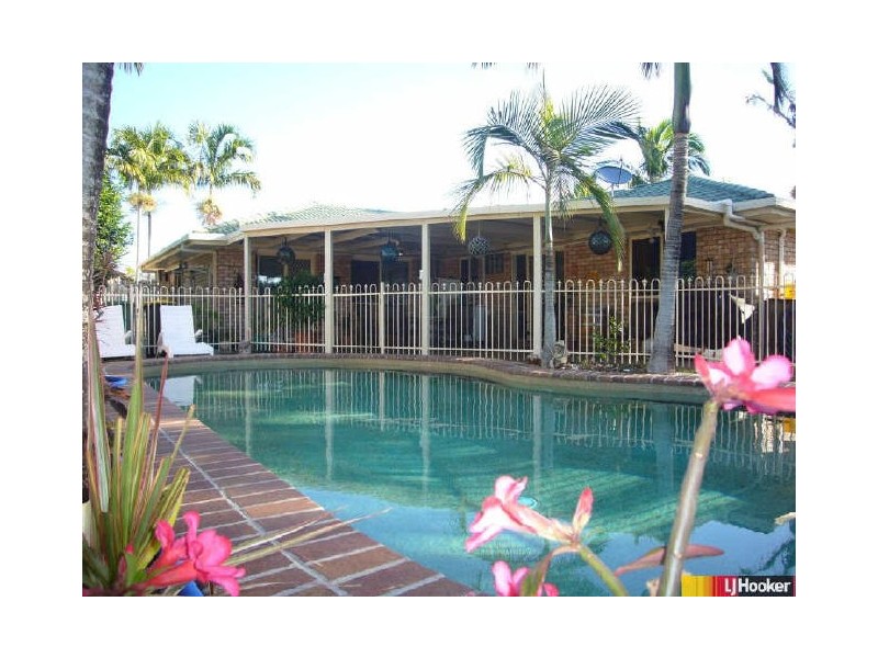 3 Hillcrest Street, Eimeo QLD 4740