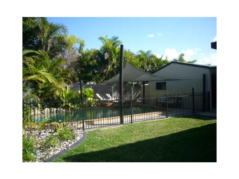 4 Urarii Crescent, Shoal Point QLD 4750