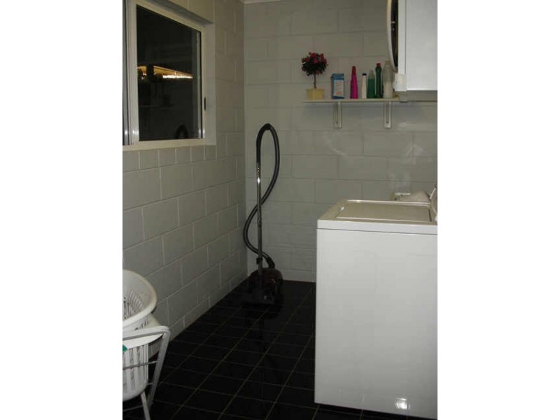 3 Woodlands Drive, Eimeo QLD 4740