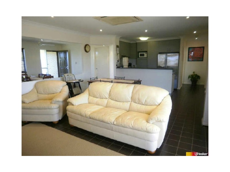2 Shamic Court, Eimeo QLD 4740