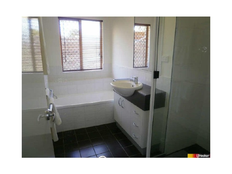 2 Shamic Court, Eimeo QLD 4740