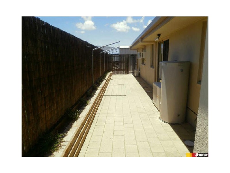 2 Shamic Court, Eimeo QLD 4740