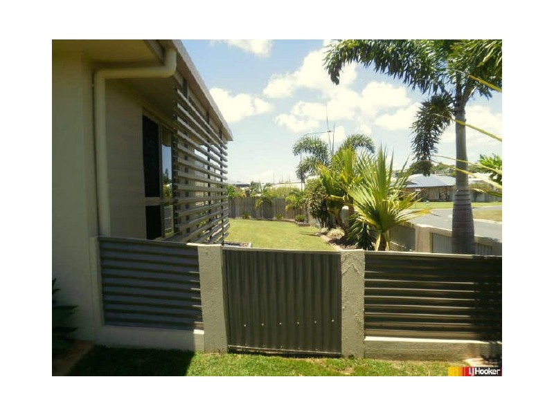 2 Shamic Court, Eimeo QLD 4740