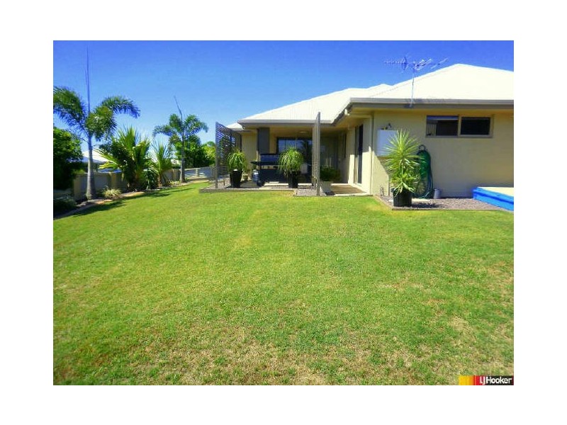 2 Shamic Court, Eimeo QLD 4740