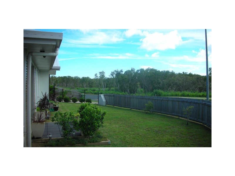 2 Townsend Street, Bucasia QLD 4750