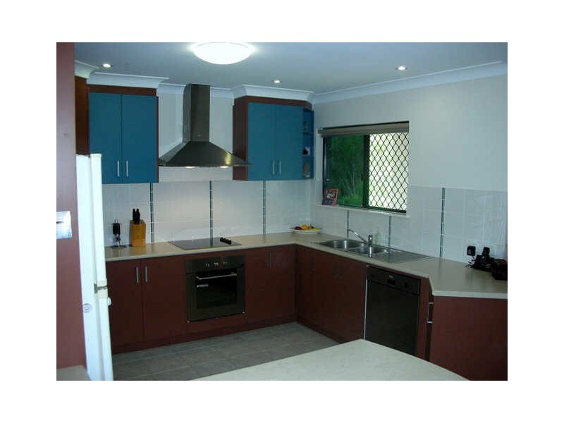 2 Townsend Street, Bucasia QLD 4750