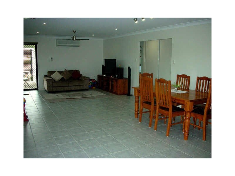 2 Townsend Street, Bucasia QLD 4750