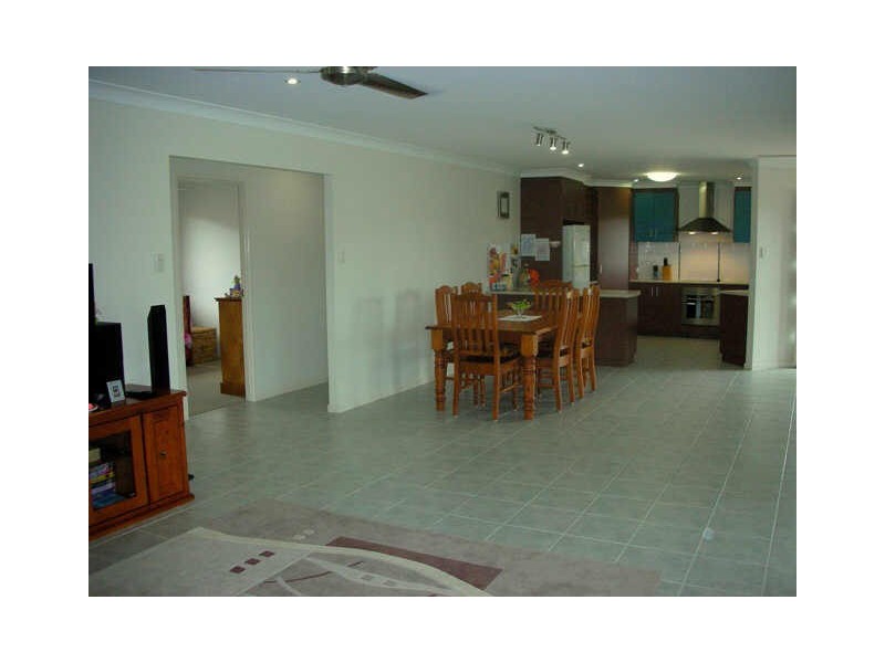 2 Townsend Street, Bucasia QLD 4750