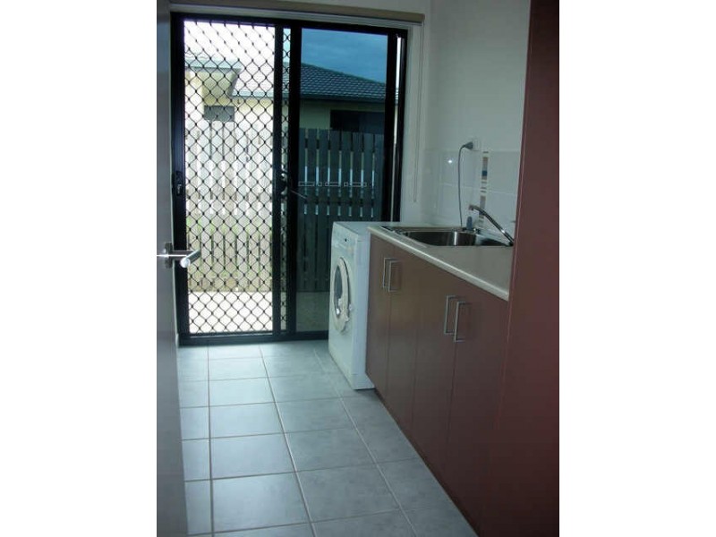 2 Townsend Street, Bucasia QLD 4750