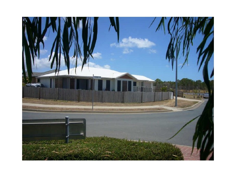 2 Townsend Street, Bucasia QLD 4750