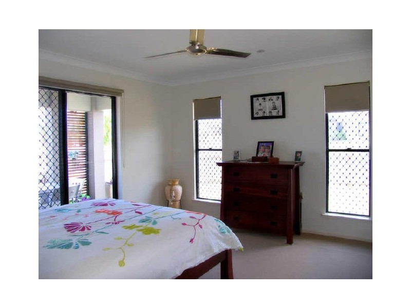 2 Townsend Street, Bucasia QLD 4750