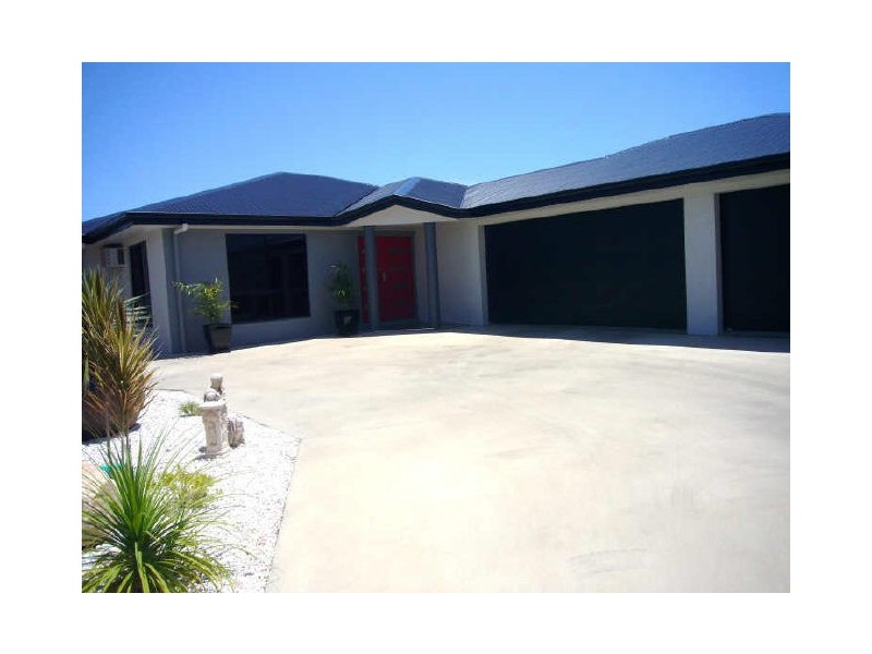7 Friarbird Avenue, Blacks Beach QLD 4740