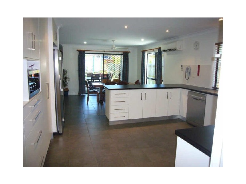 7 Friarbird Avenue, Blacks Beach QLD 4740