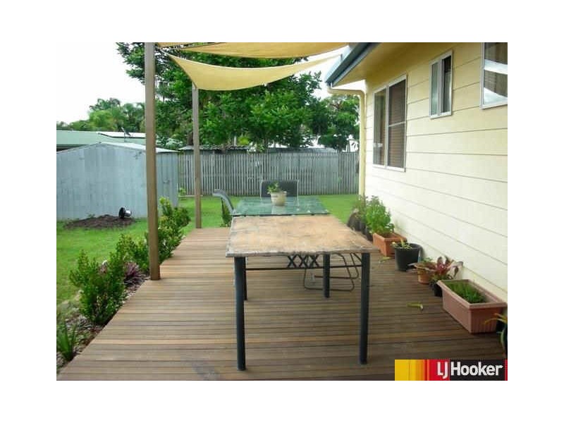 20 Stott Street, Bucasia QLD 4750
