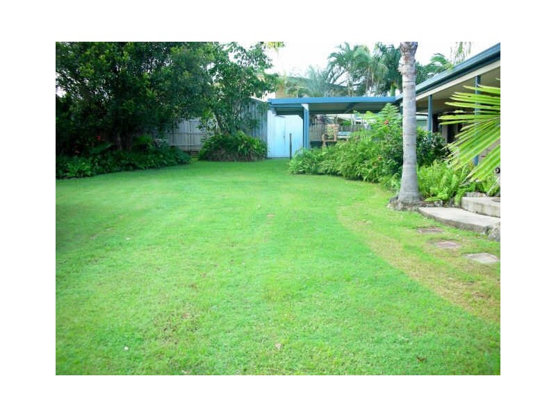 20 Geoffrey Thomas Drive, Bucasia QLD 4750