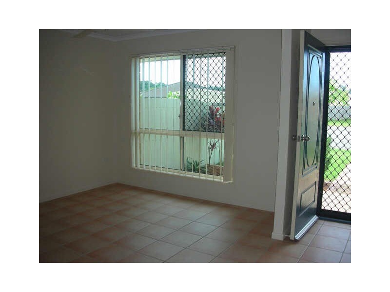 17 Crofton Close, Rural View QLD 4740