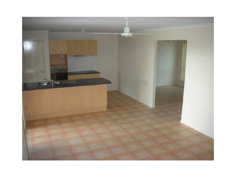 17 Crofton Close, Rural View QLD 4740