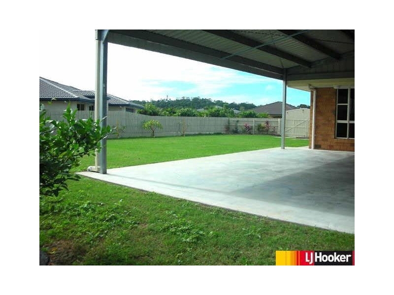17 Crofton Close, Rural View QLD 4740