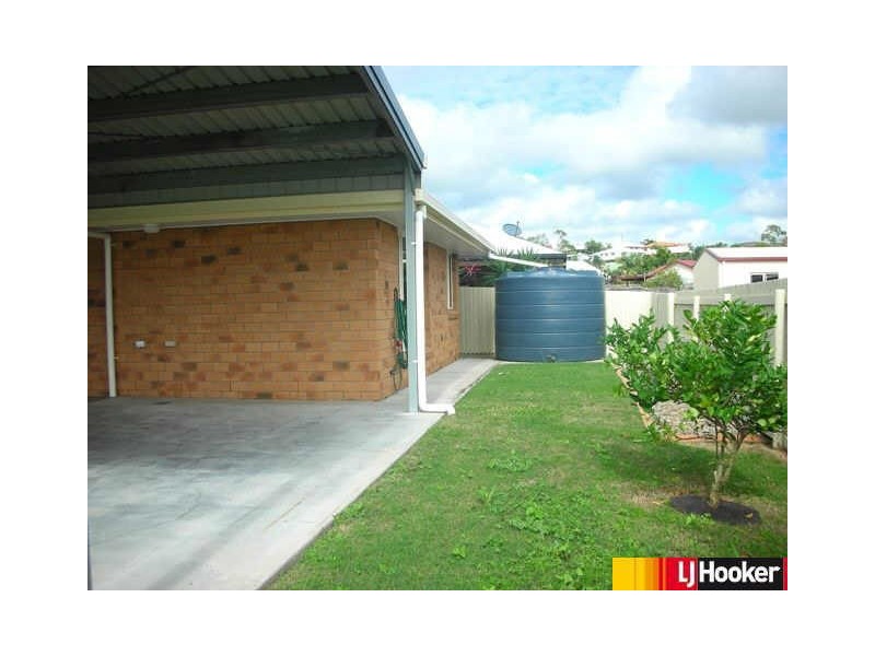 17 Crofton Close, Rural View QLD 4740